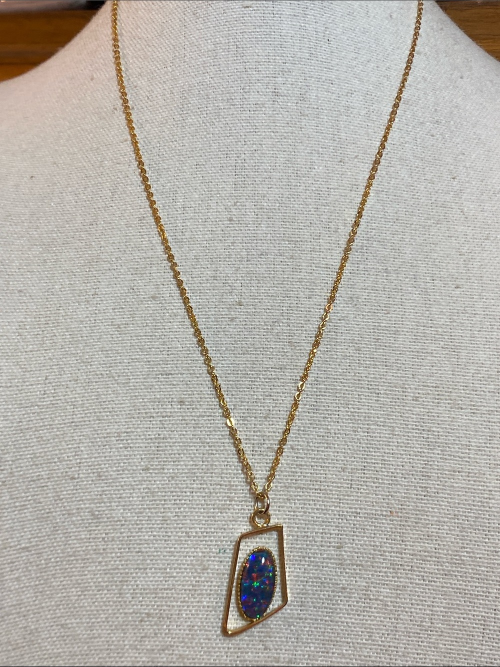 Vintage Gold Tone Opal Look Pendant Necklace Multicolor Cabochon 18”